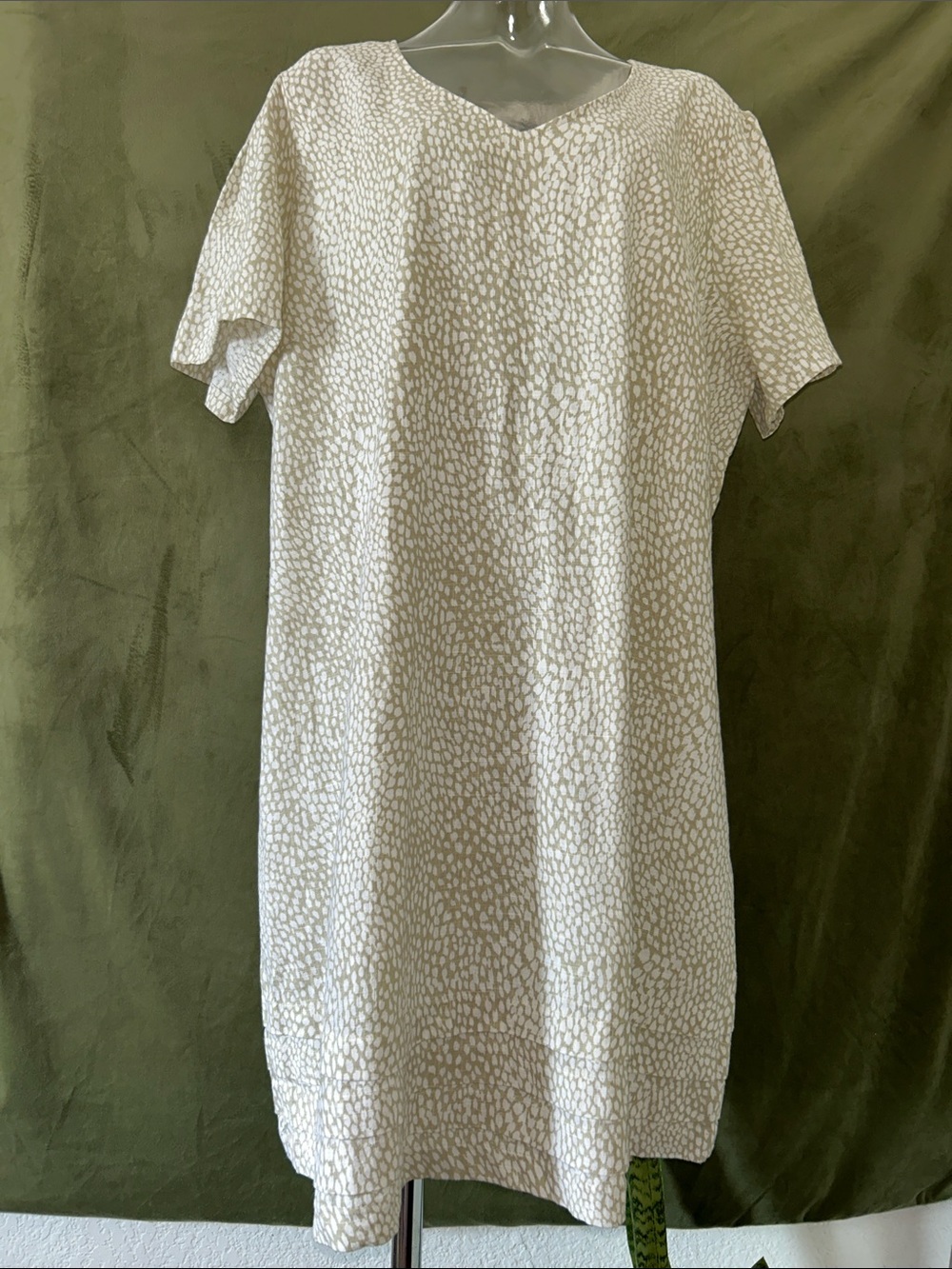 Nicole Miller Cream Printed Short-Sleeve Shift Dress